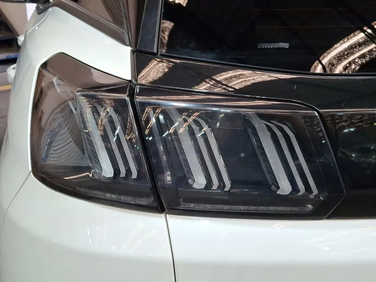 Peugeot 3008 1.5 Allure Pack Bluehdi 130 4x2 Eat8 5p año 2024