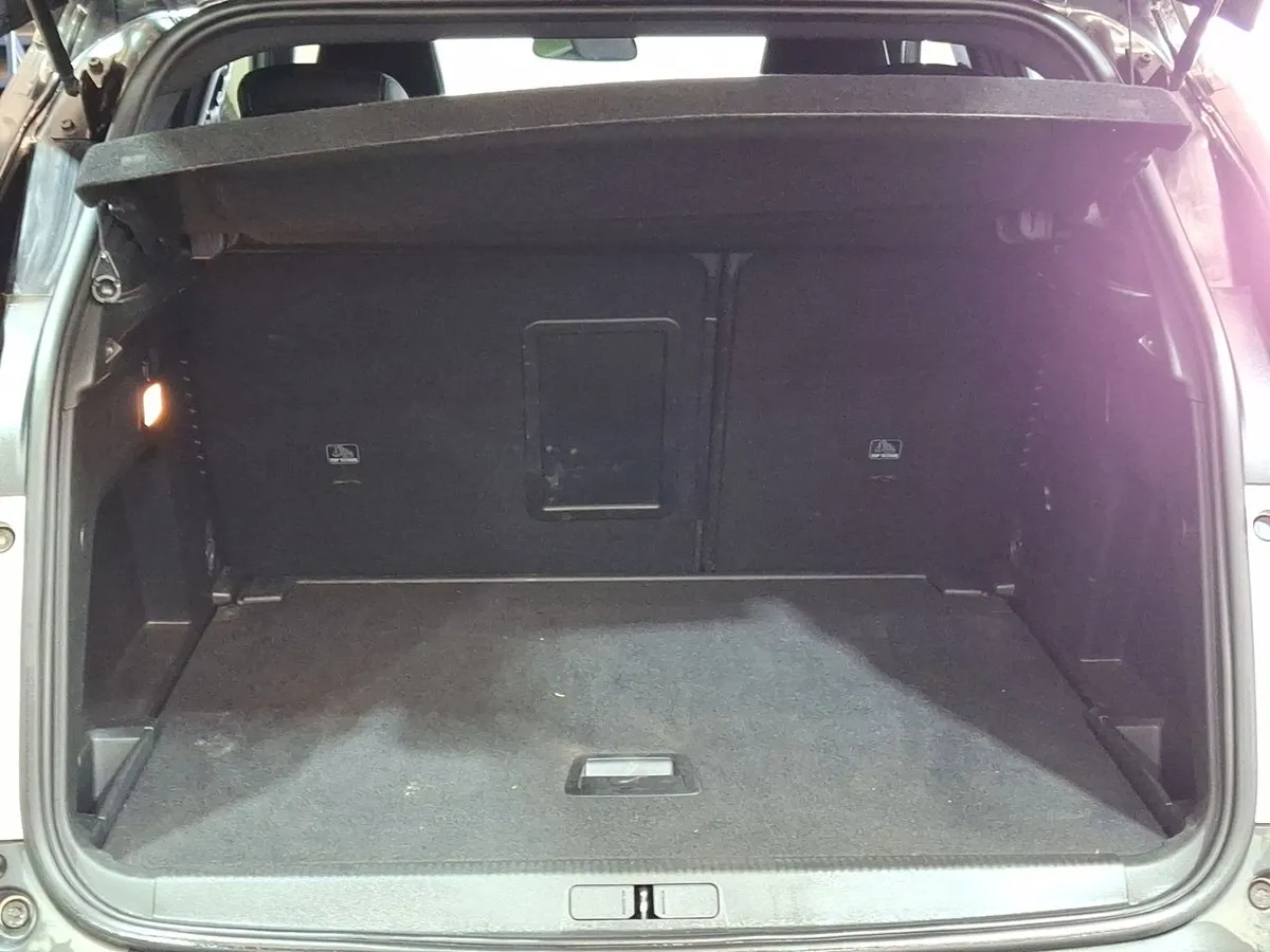 Peugeot 3008 1.5 Allure Pack Bluehdi 130 4x2 Eat8 5p año 2024