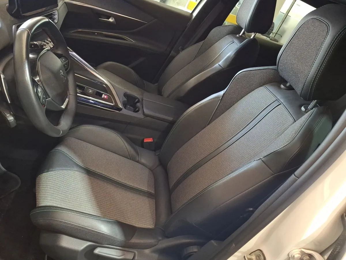 Peugeot 3008 1.5 Allure Pack Bluehdi 130 4x2 Eat8 5p año 2024