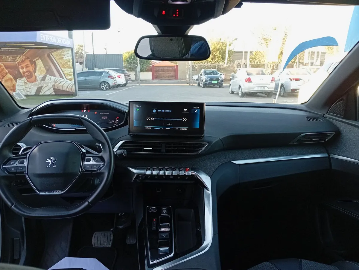 Peugeot 3008 1.5 Allure Pack Bluehdi 130 4x2 Eat8 5p año 2024