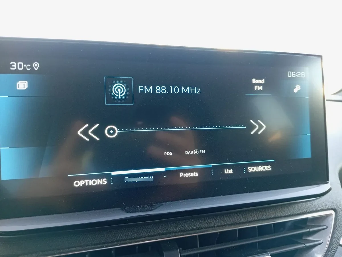 Peugeot 3008 1.5 Allure Pack Bluehdi 130 4x2 Eat8 5p año 2024