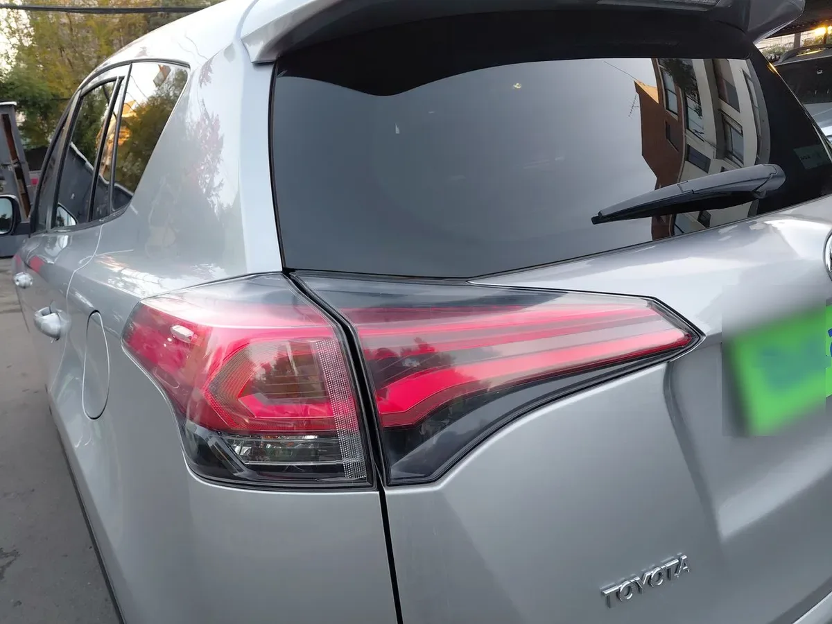 Toyota Rav 4 2.0 4x2 Super Lujo Cvt At 5p año 2019