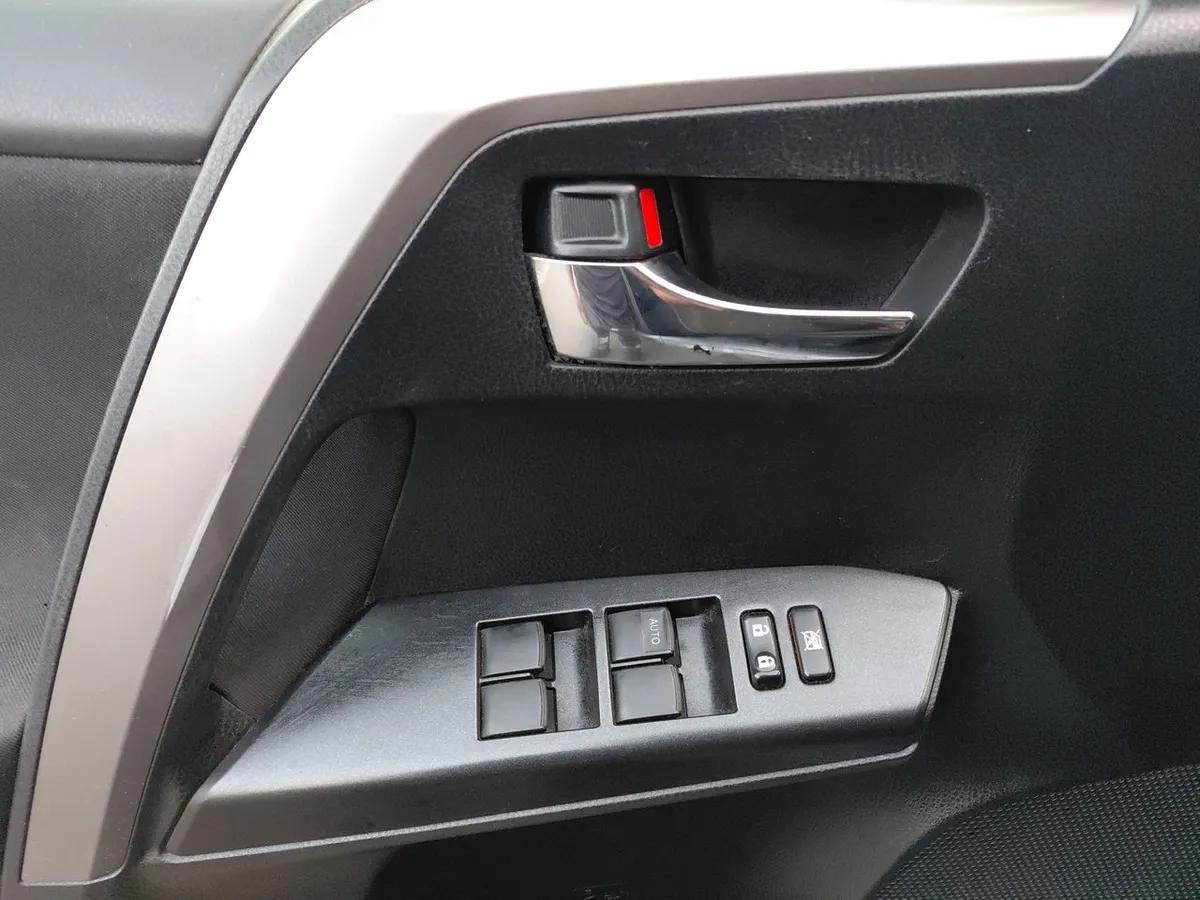Toyota Rav 4 2.0 4x2 Super Lujo Cvt At 5p año 2019