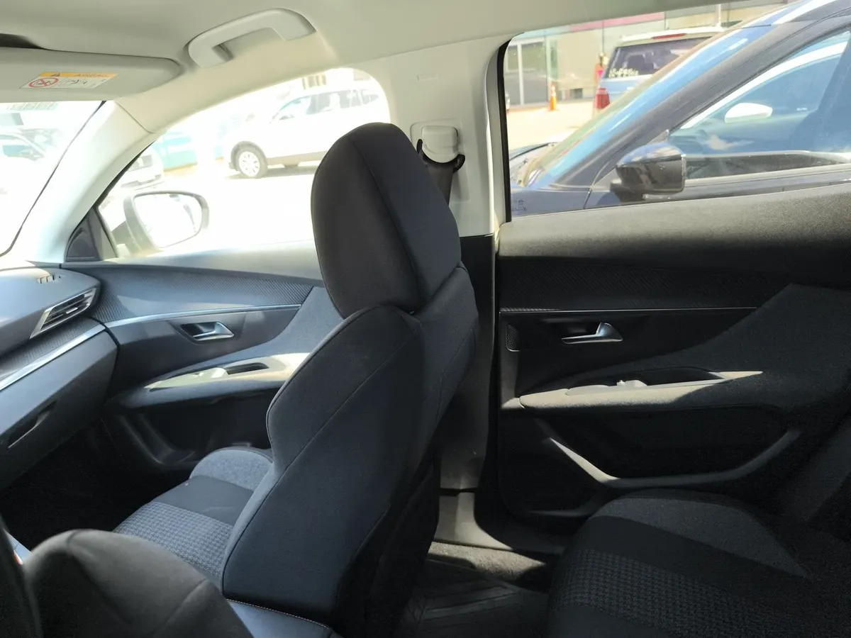 Peugeot 3008 1.5 Allure Bluehdi 4x2 130 Eat8 5p año 2020