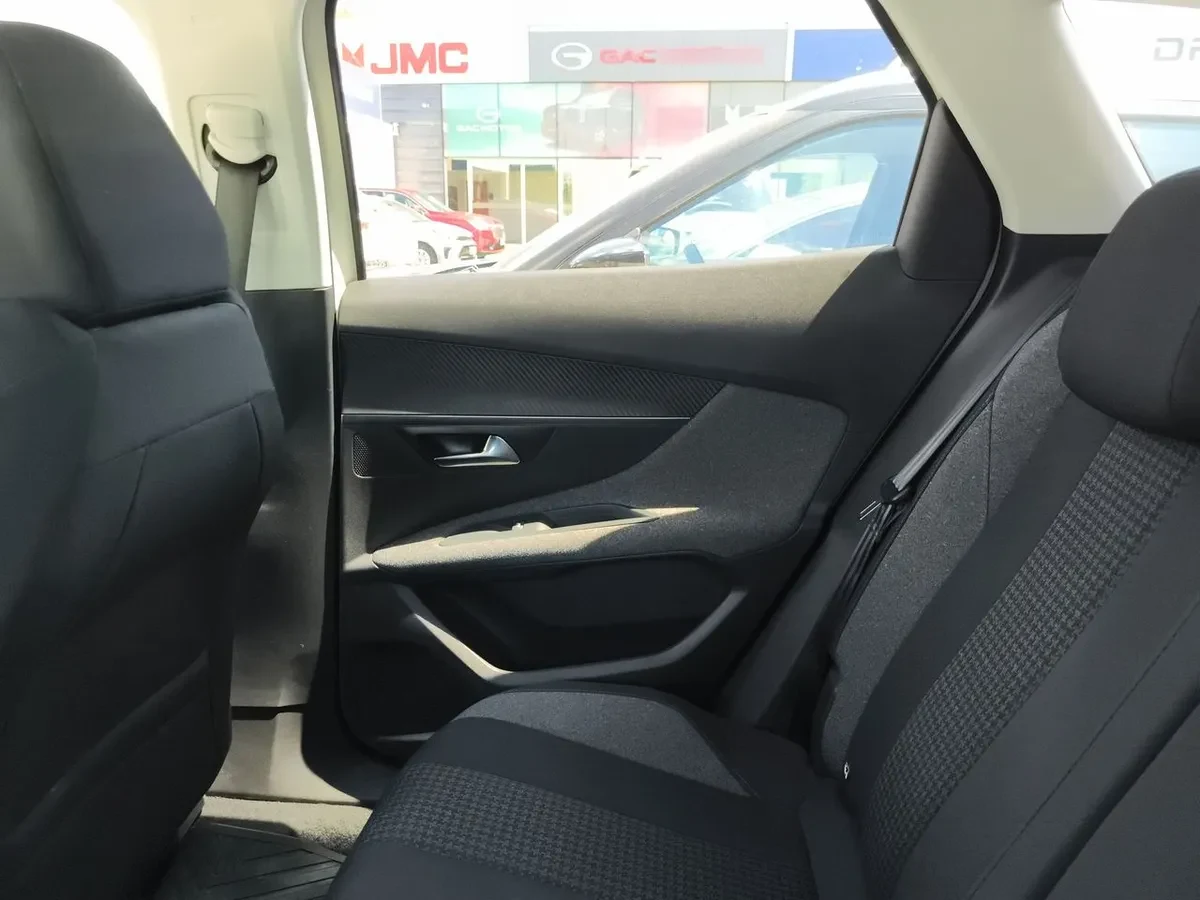 Peugeot 3008 1.5 Allure Bluehdi 4x2 130 Eat8 5p año 2020
