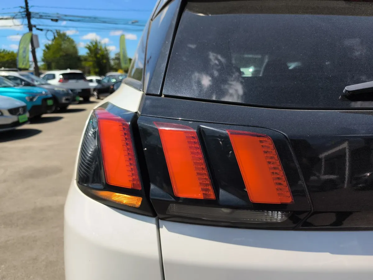 Peugeot 3008 1.5 Allure Bluehdi 4x2 130 Eat8 5p año 2020