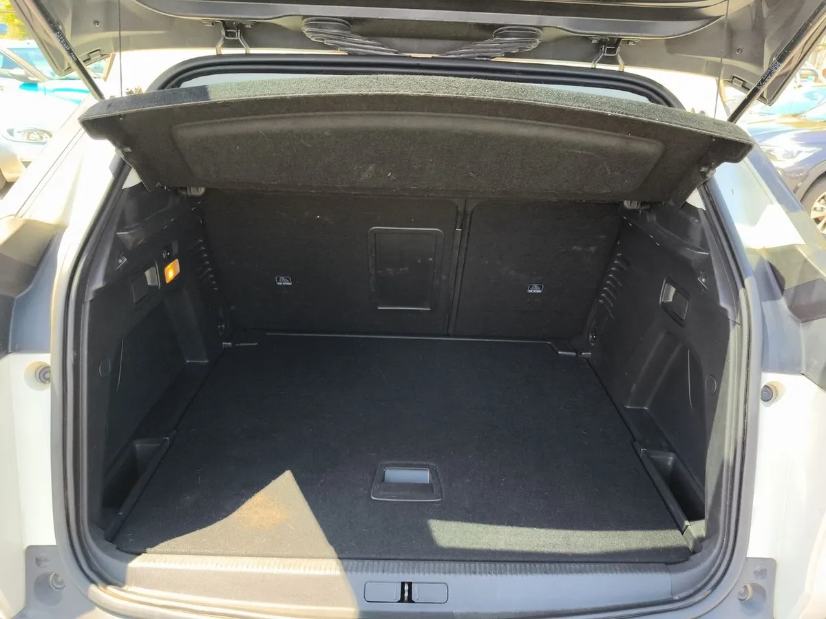 Peugeot 3008 1.5 Allure Bluehdi 4x2 130 Eat8 5p año 2020