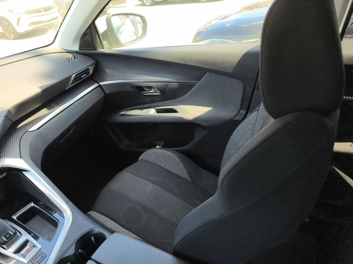 Peugeot 3008 1.5 Allure Bluehdi 4x2 130 Eat8 5p año 2020