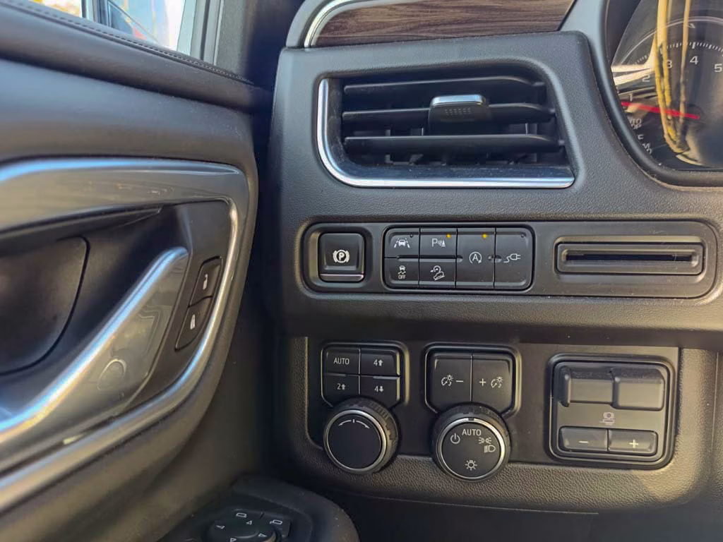 Chevrolet Suburban 4wd Z71 año 2021