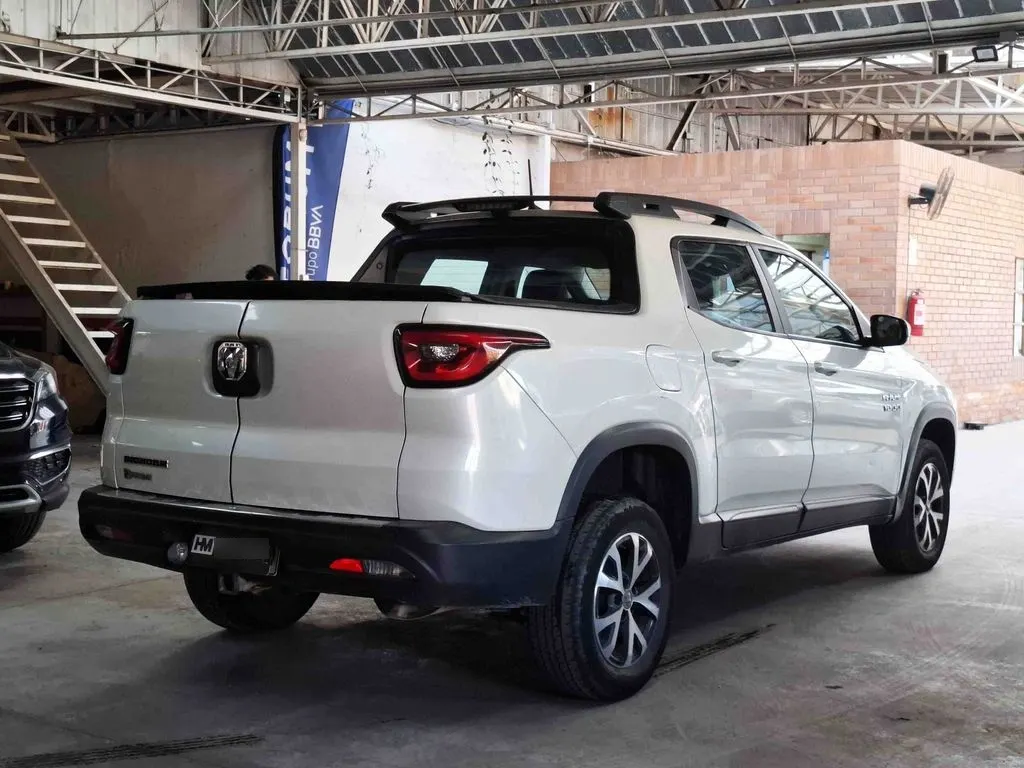 Ram 1000 Big Horn Night Edition año 2022