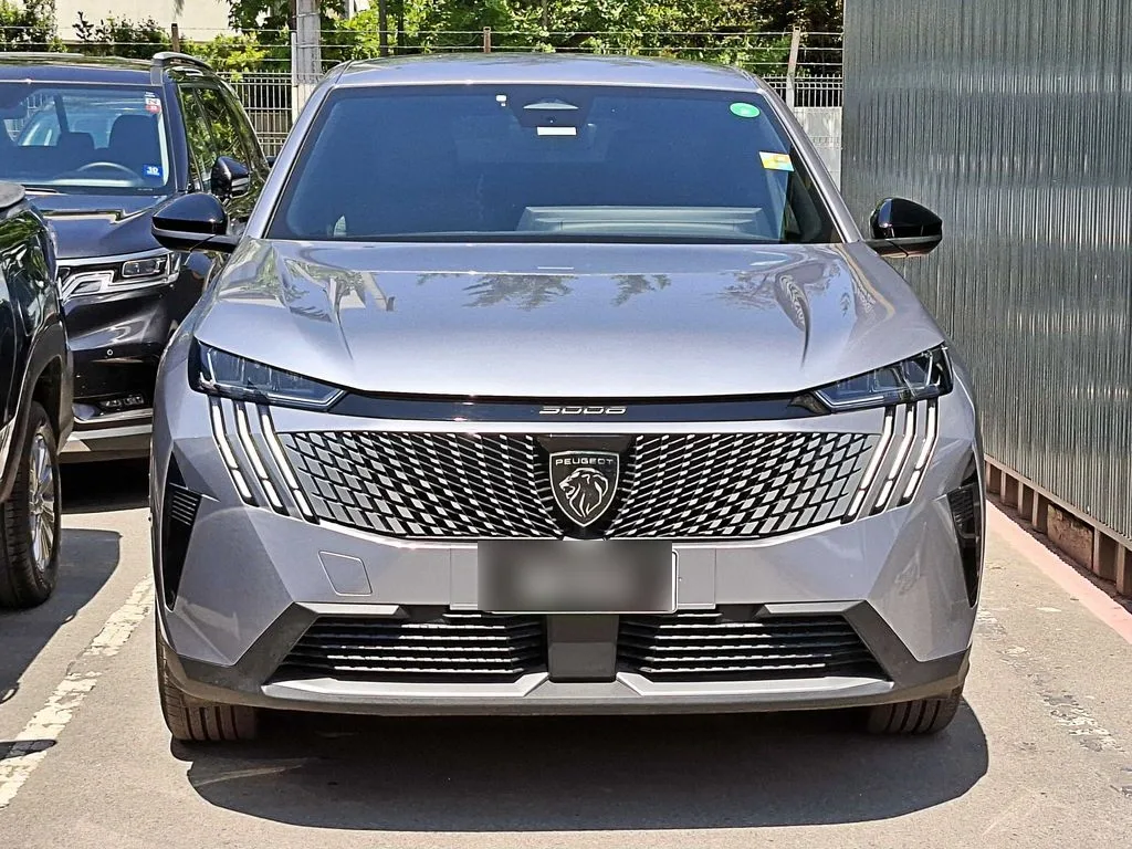 Peugeot 3008 Hybrid Allure año 2025