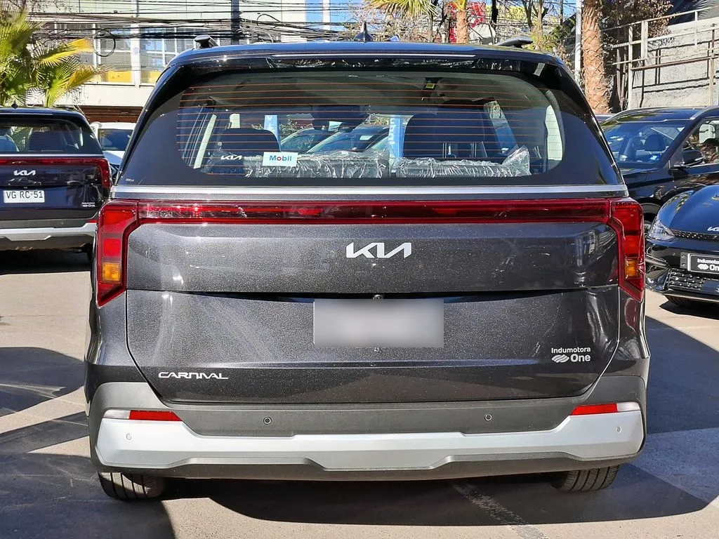 Kia Carnival At año 2025