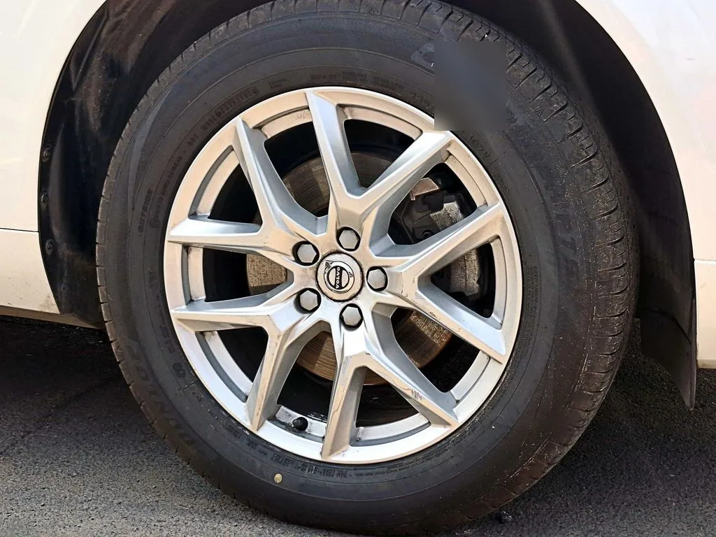Volvo Xc60 2.0 T5 4x4 At 5p año 2021