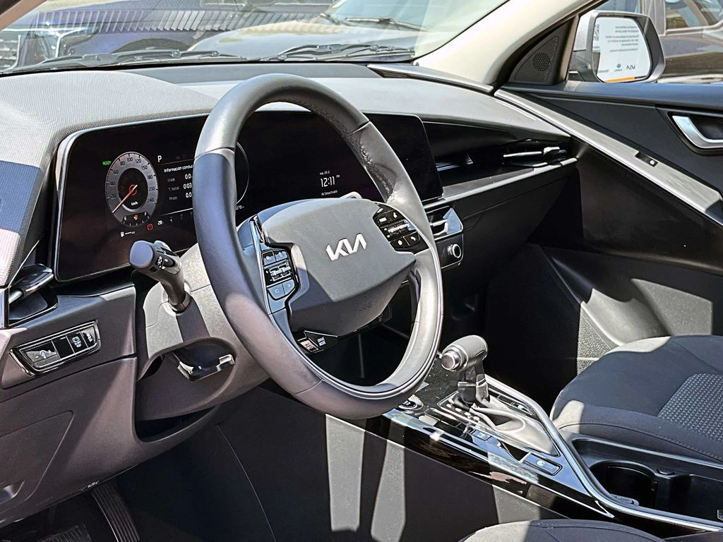 Kia Niro 1.6l Gdi Lx Hev At 5p año 2024