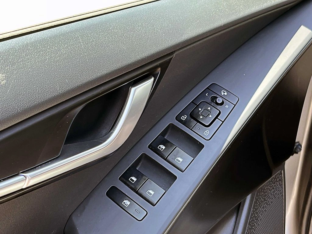 Kia Niro 1.6l Gdi Lx Hev At 5p año 2024