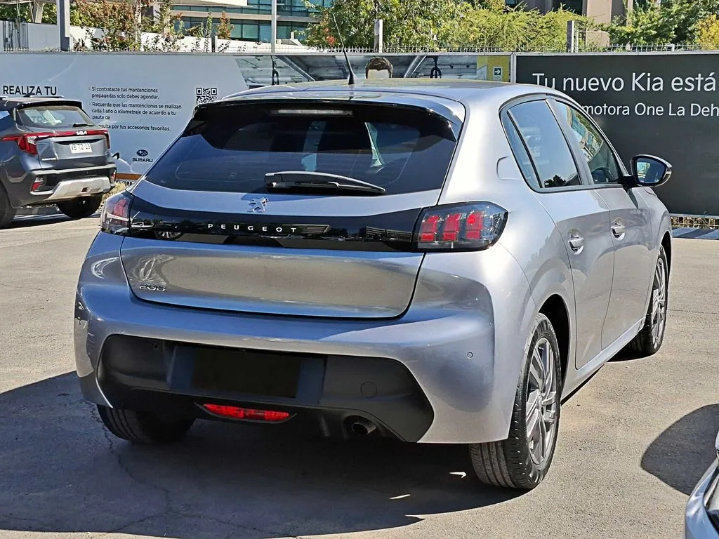 Peugeot 208 Puretech 75 1.2 año 2022