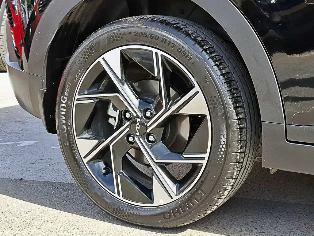 Kia K3 1.6 Ex 4x2 At 5p año 2025