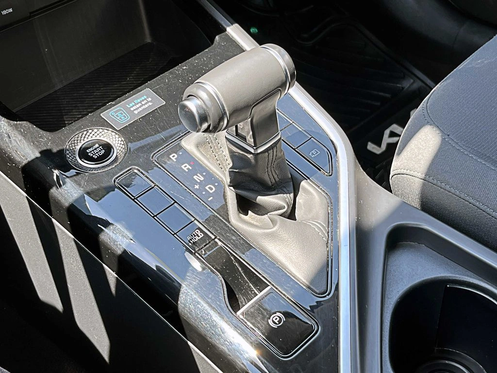 Kia Niro 1.6l Gdi Lx Hev At 5p año 2024