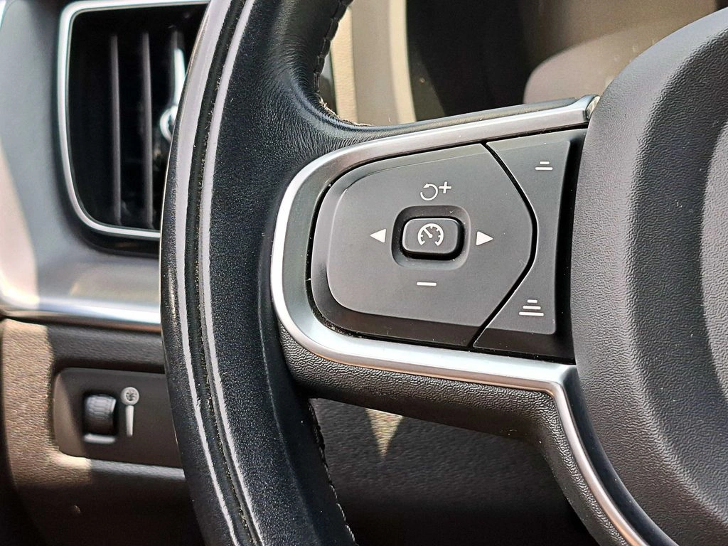 Volvo Xc60 2.0 T5 4x4 At 5p año 2021