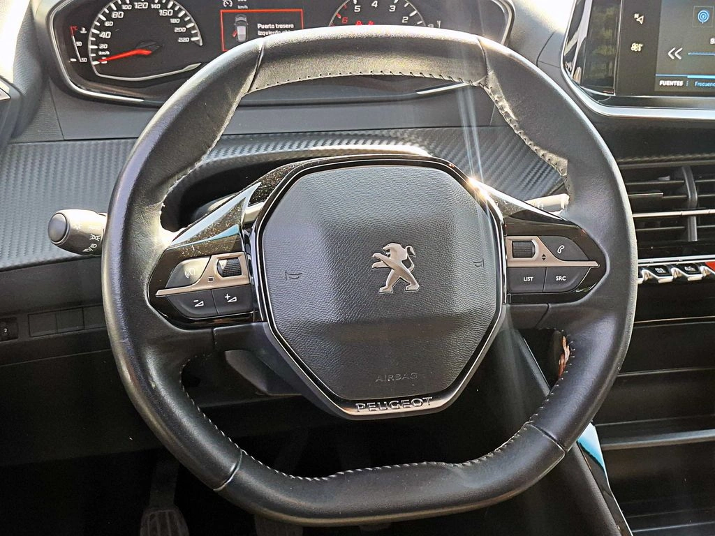 Peugeot 208 Puretech 75 1.2 año 2022