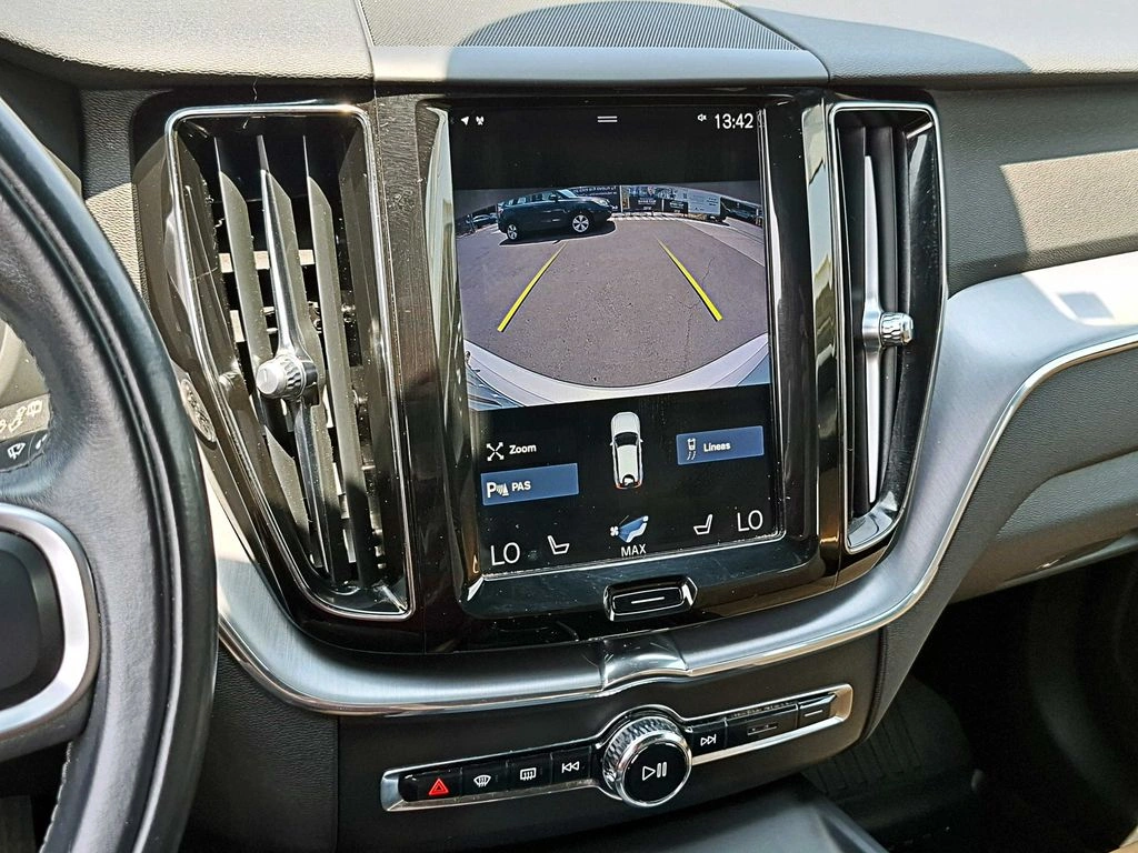 Volvo Xc60 2.0 T5 4x4 At 5p año 2021