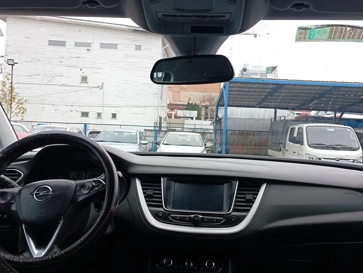 Opel Grandland 1.2t Edition 4x2 Mt6 5p año 2021