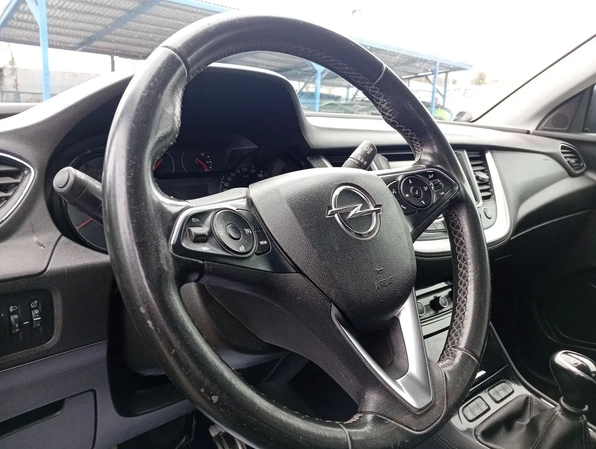 Opel Grandland 1.2t Edition 4x2 Mt6 5p año 2021