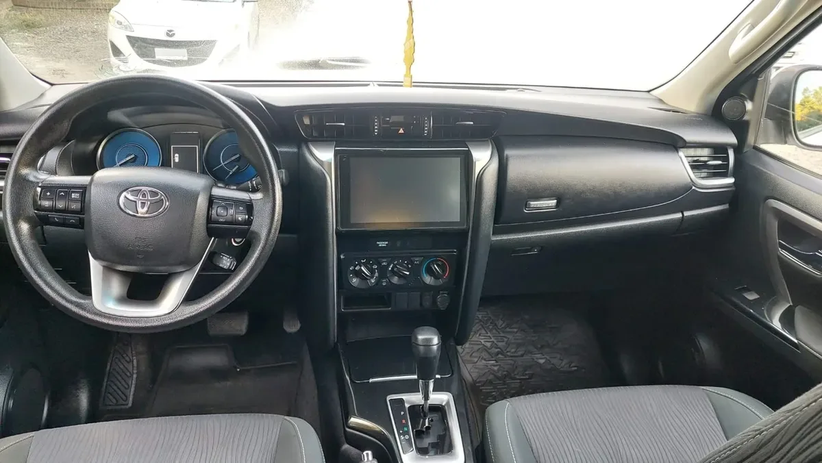 TOYOTA FORTUNER 2.7 Sr5 At año 2022