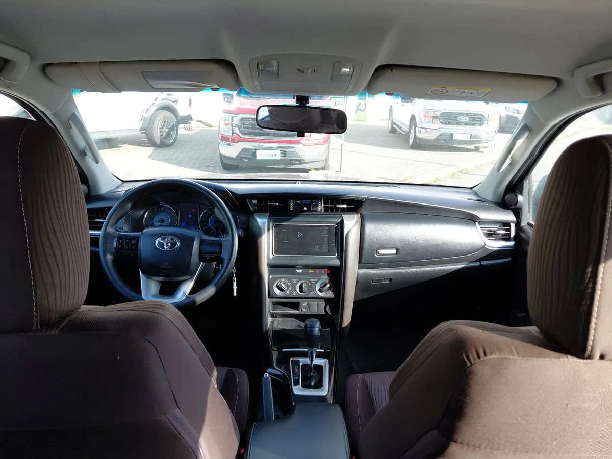 Toyota Fortunner 2.7 Sr5 4x2 At 5p año 2019