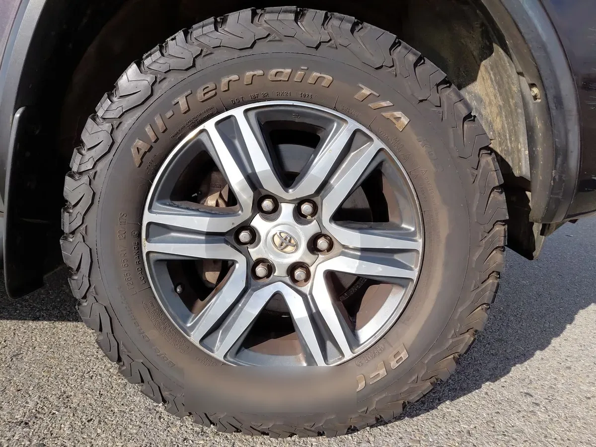 Toyota Fortunner 2.7 Sr5 4x2 At 5p año 2019