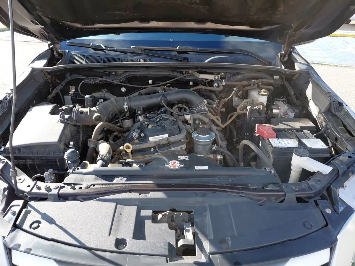 Toyota Fortunner 2.7 Sr5 4x2 At 5p año 2019