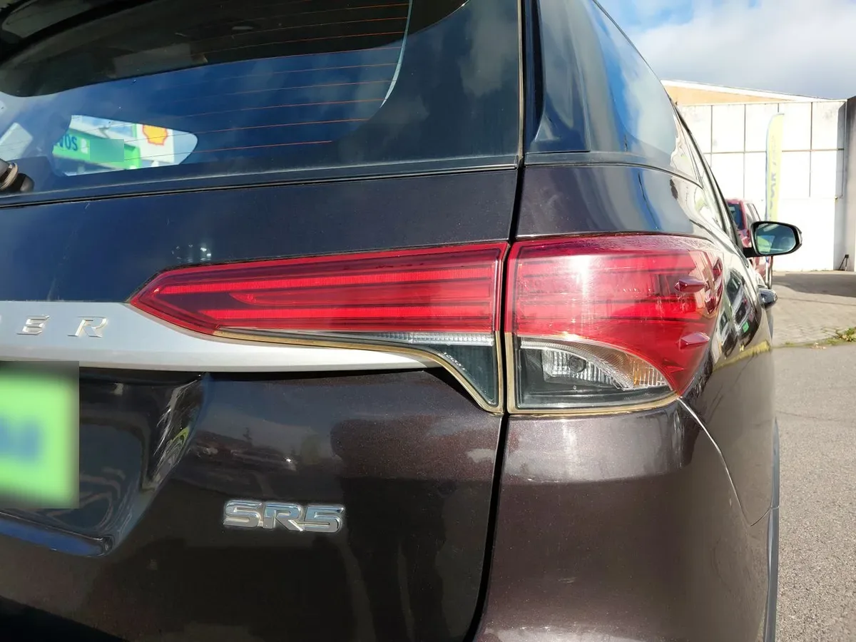 Toyota Fortunner 2.7 Sr5 4x2 At 5p año 2019