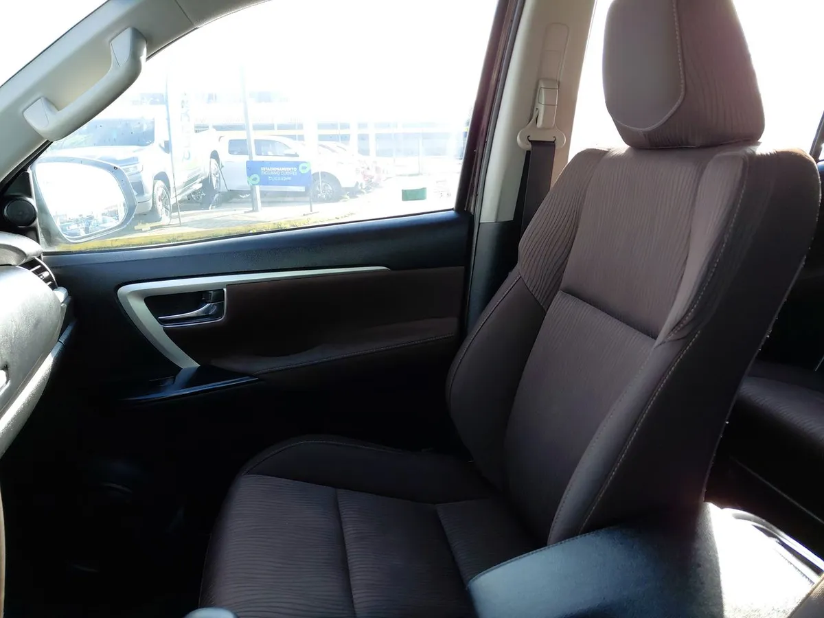 Toyota Fortunner 2.7 Sr5 4x2 At 5p año 2019