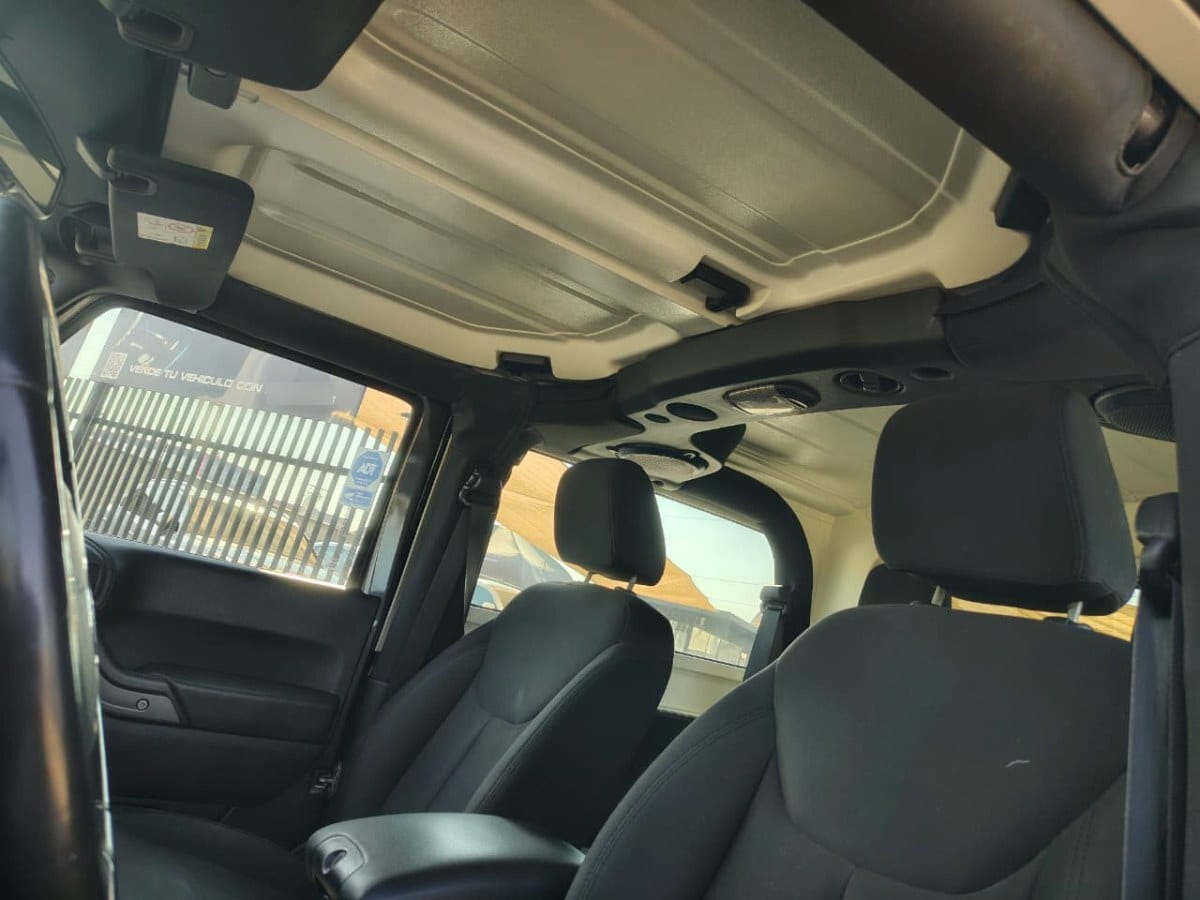 Jeep Wrangler Wrangler Sport 2.8 Aut año 2014