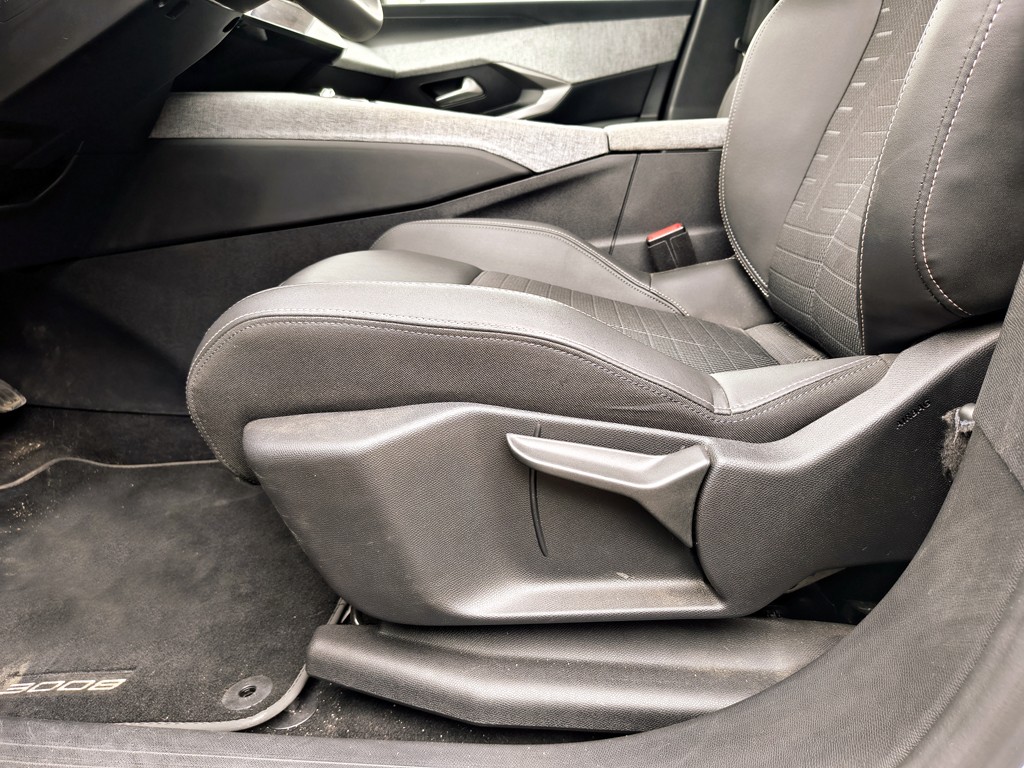 Peugeot 3008 1.2 Allure Mhev 4 año 2025
