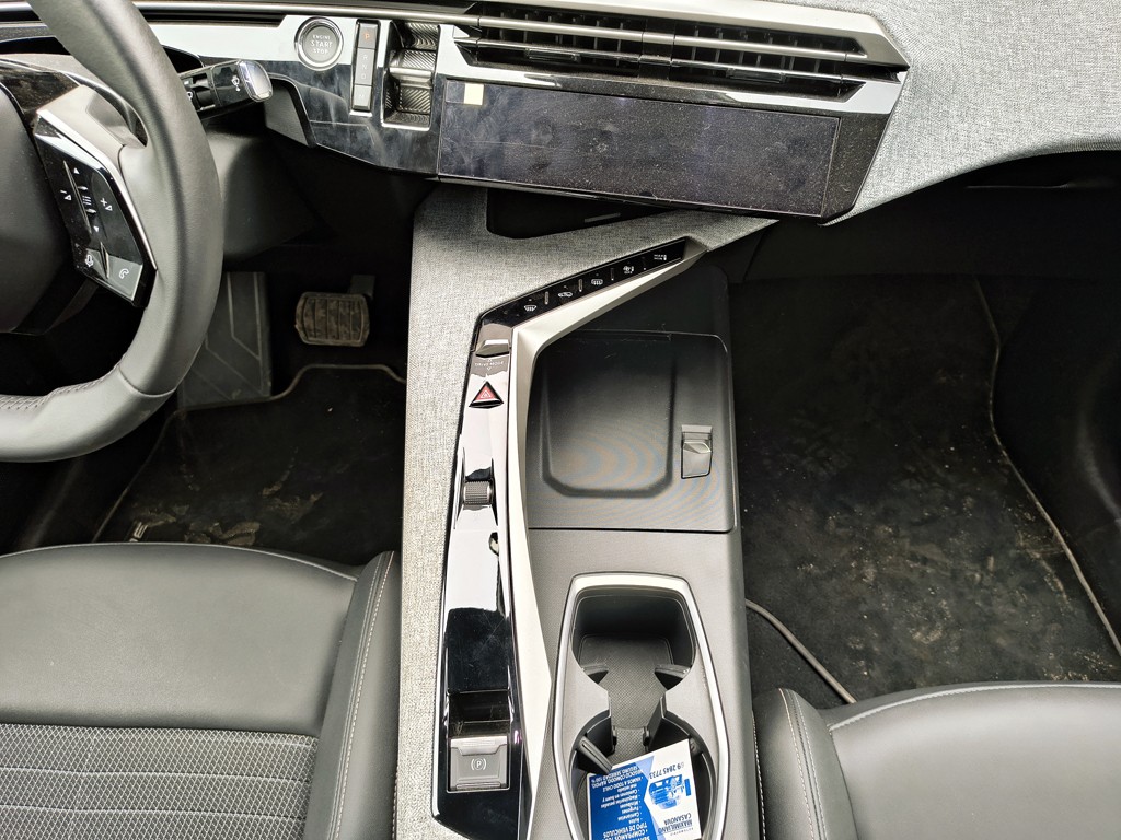 Peugeot 3008 1.2 Allure Mhev 4 año 2025