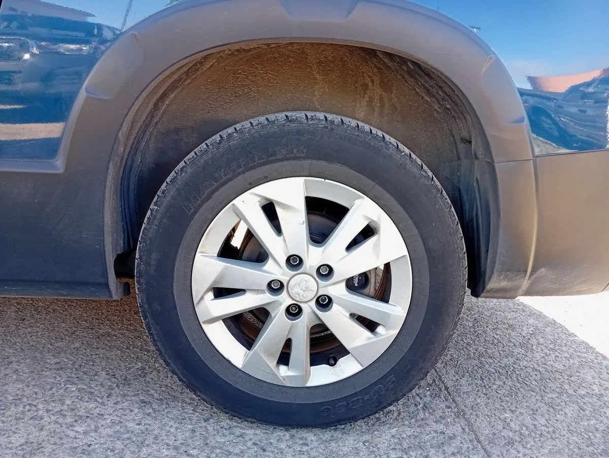 Peugeot Rifter 1.5 Allure Bluehdi Diesel 4x2 130hp Eat8 5p año 2021