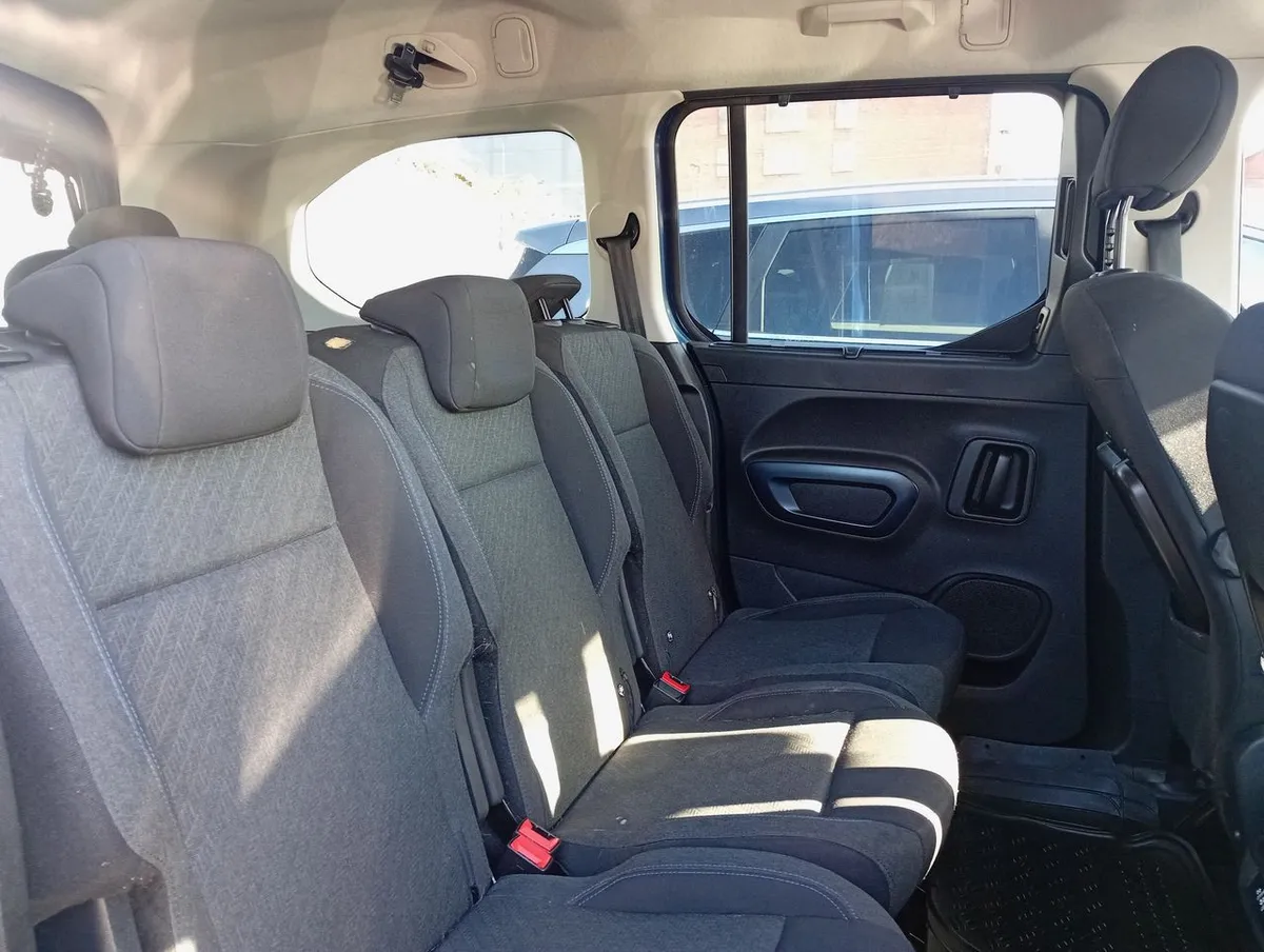 Peugeot Rifter 1.5 Allure Bluehdi Diesel 4x2 130hp Eat8 5p año 2021