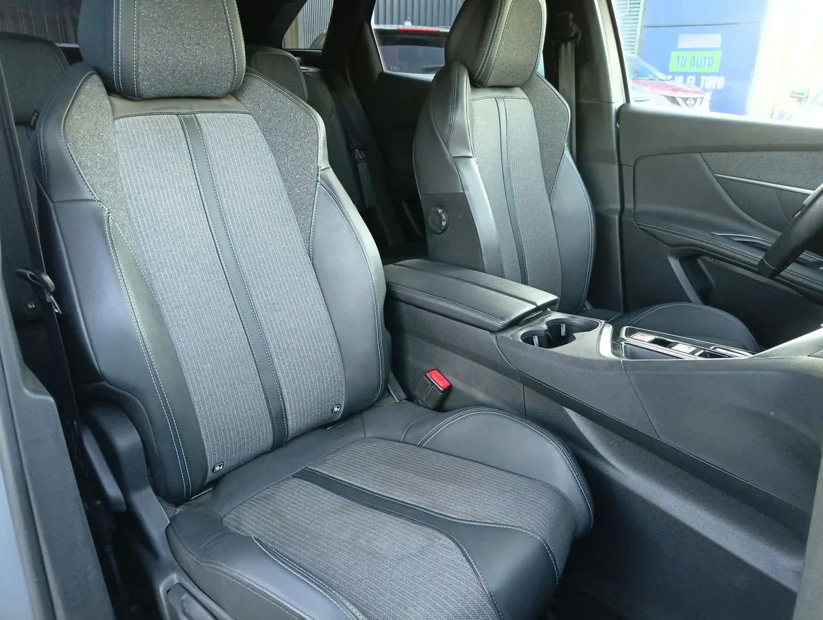 Peugeot 3008 1.5 Allure Pack Bluehdi 130 4x2 Eat8 5p año 2024