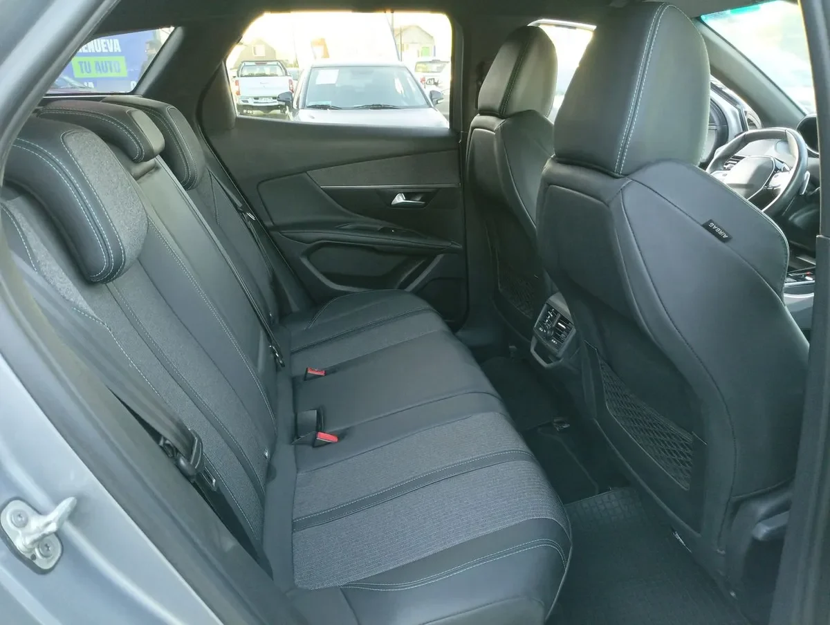 Peugeot 3008 1.5 Allure Pack Bluehdi 130 4x2 Eat8 5p año 2024