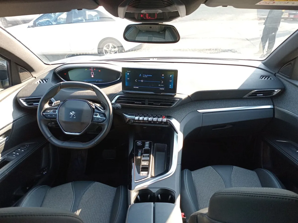 Peugeot 3008 1.5 Allure Pack Bluehdi 130 4x2 Eat8 5p año 2024