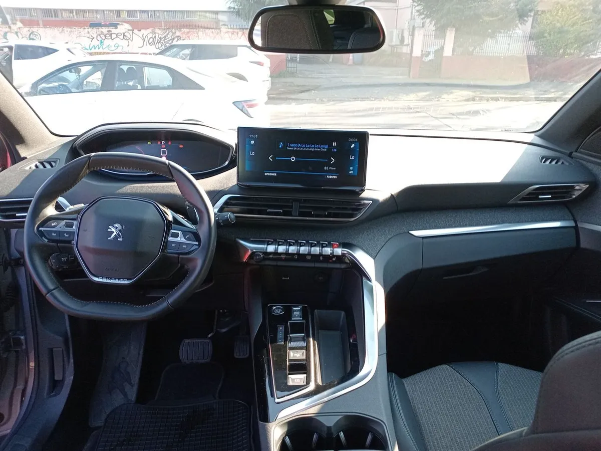Peugeot 3008 1.5 Allure Pack Bluehdi 130 4x2 Eat8 5p año 2024