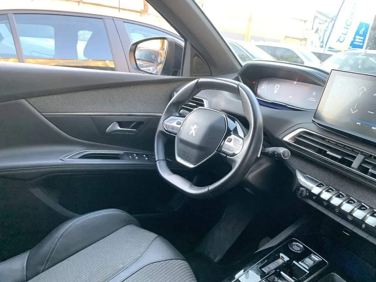 Peugeot 3008 1.5 Allure Pack Bluehdi 130 4x2 Eat8 5p año 2024