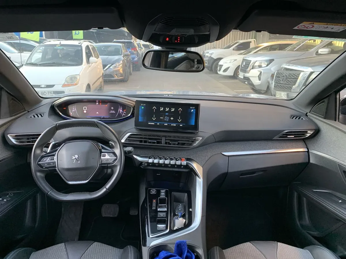 Peugeot 3008 1.5 Allure Pack Bluehdi 130 4x2 Eat8 5p año 2024