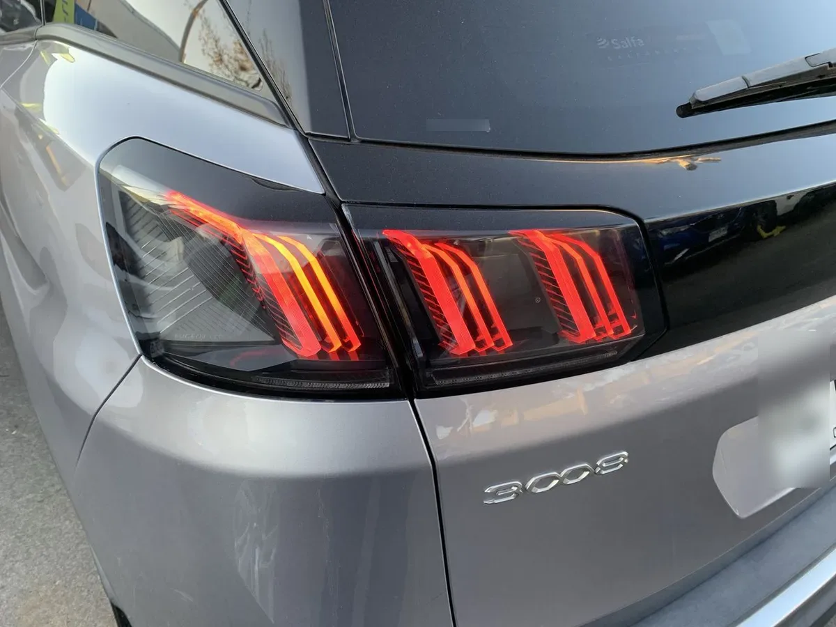 Peugeot 3008 1.5 Allure Pack Bluehdi 130 4x2 Eat8 5p año 2024