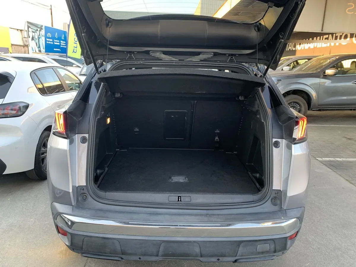 Peugeot 3008 1.5 Allure Pack Bluehdi 130 4x2 Eat8 5p año 2024