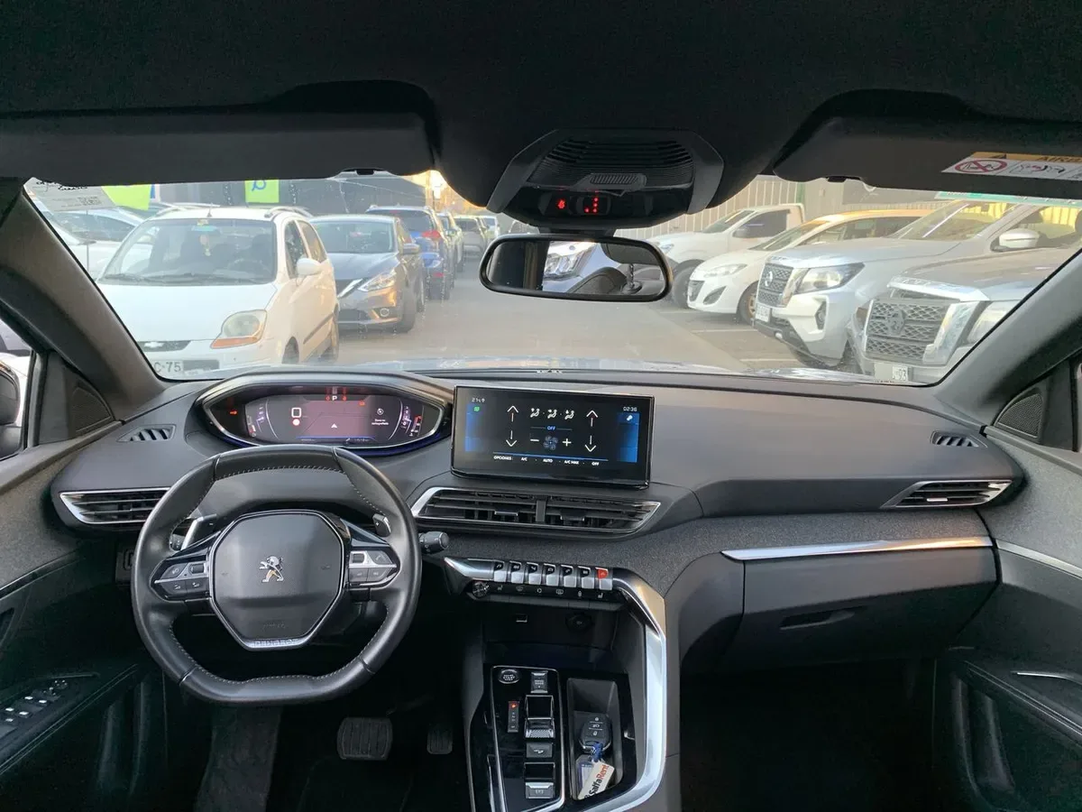 Peugeot 3008 1.5 Allure Pack Bluehdi 130 4x2 Eat8 5p año 2024