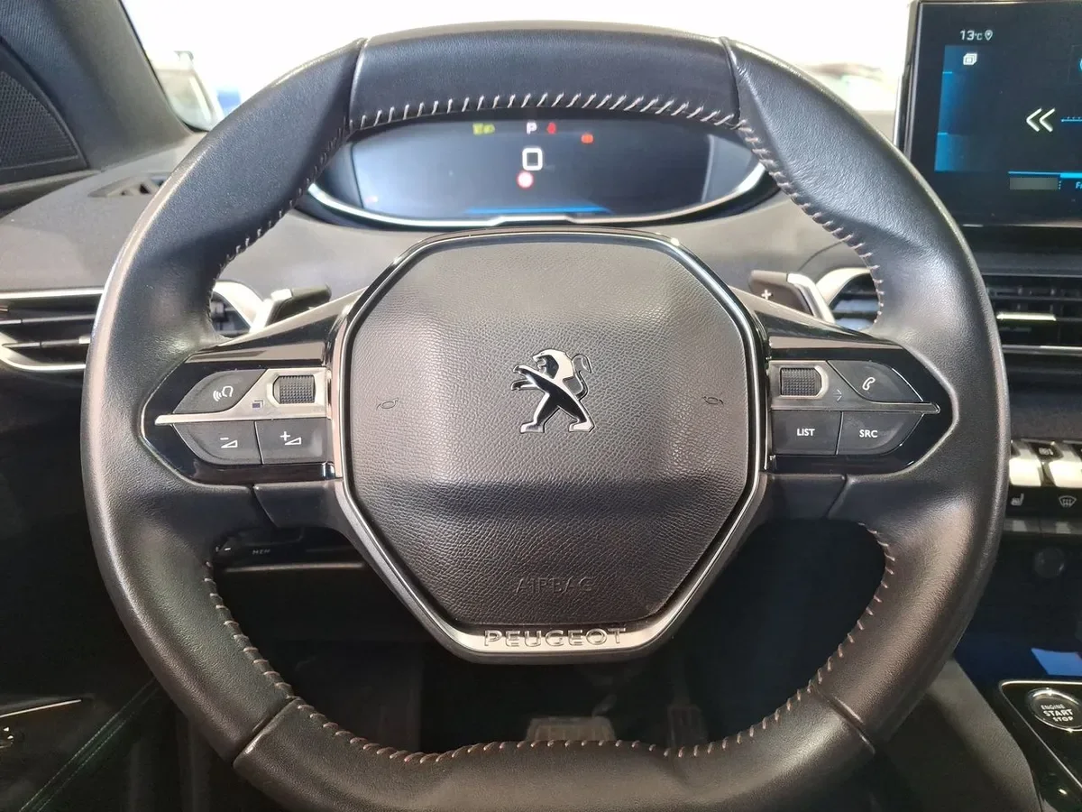 Peugeot 5008 1.5 Allure Pack Bluehdi 130 4x2 Eat8 5p año 2024
