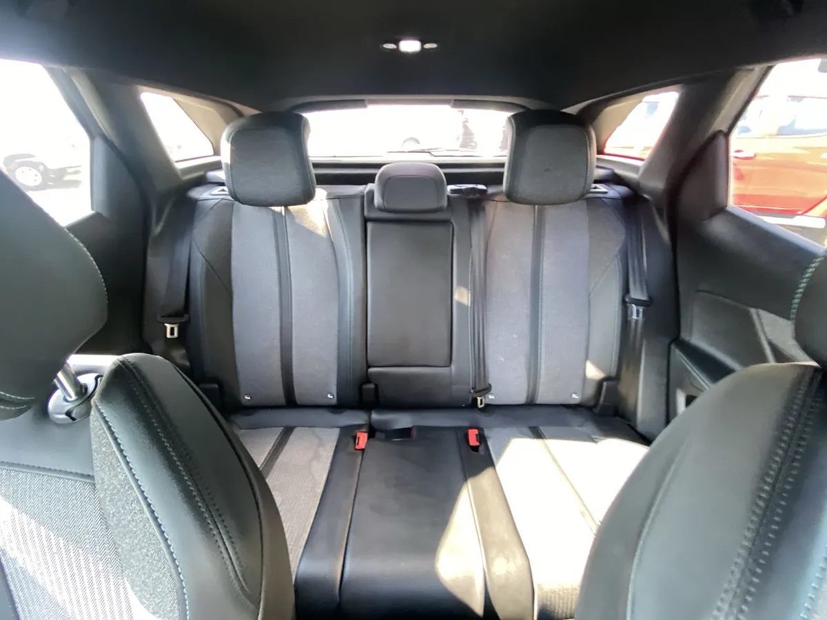 Peugeot 3008 1.6 Allure Pack Thp 165 4x2 Eat6 5p año 2024