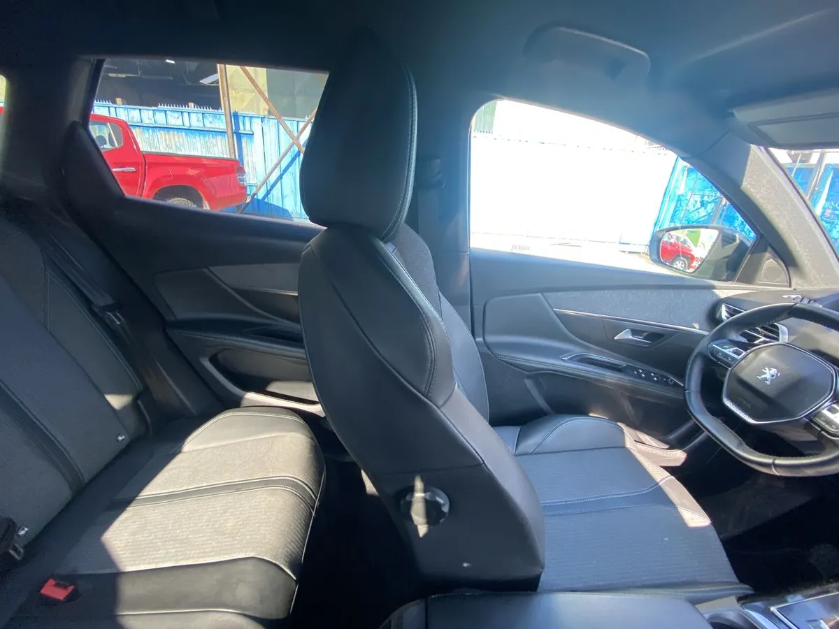 Peugeot 3008 1.6 Allure Pack Thp 165 4x2 Eat6 5p año 2024